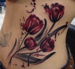 24 wunderschöne Tulpen Tattoos und ihre Bedeutungen
